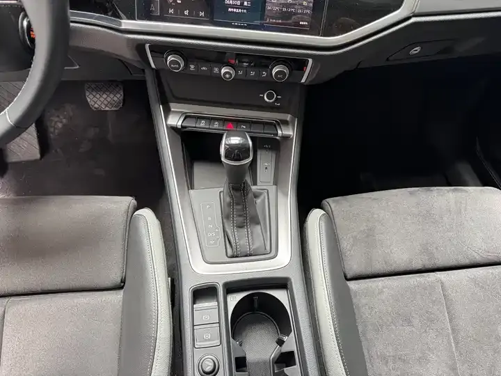 Audi Q3 2023 35 TFSI Enterprising Dynamic (1.4T) 10