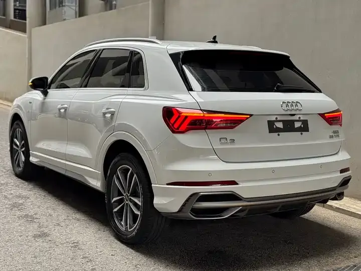 Audi Q3 2023 35 TFSI Enterprising Dynamic (1.4T) 4