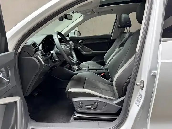 Audi Q3 2023 35 TFSI Enterprising Dynamic (1.4T) 6