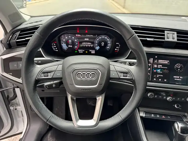 Audi Q3 2023 35 TFSI Enterprising Dynamic (1.4T) 9