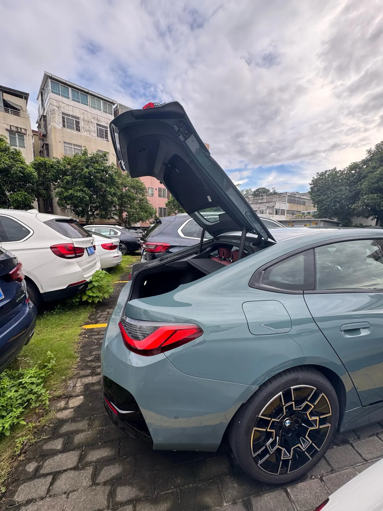 BMW 4 Series (Imported) 2024 430i Four-Door Coupe 2.0T M Sport Night Edition Automatic 18