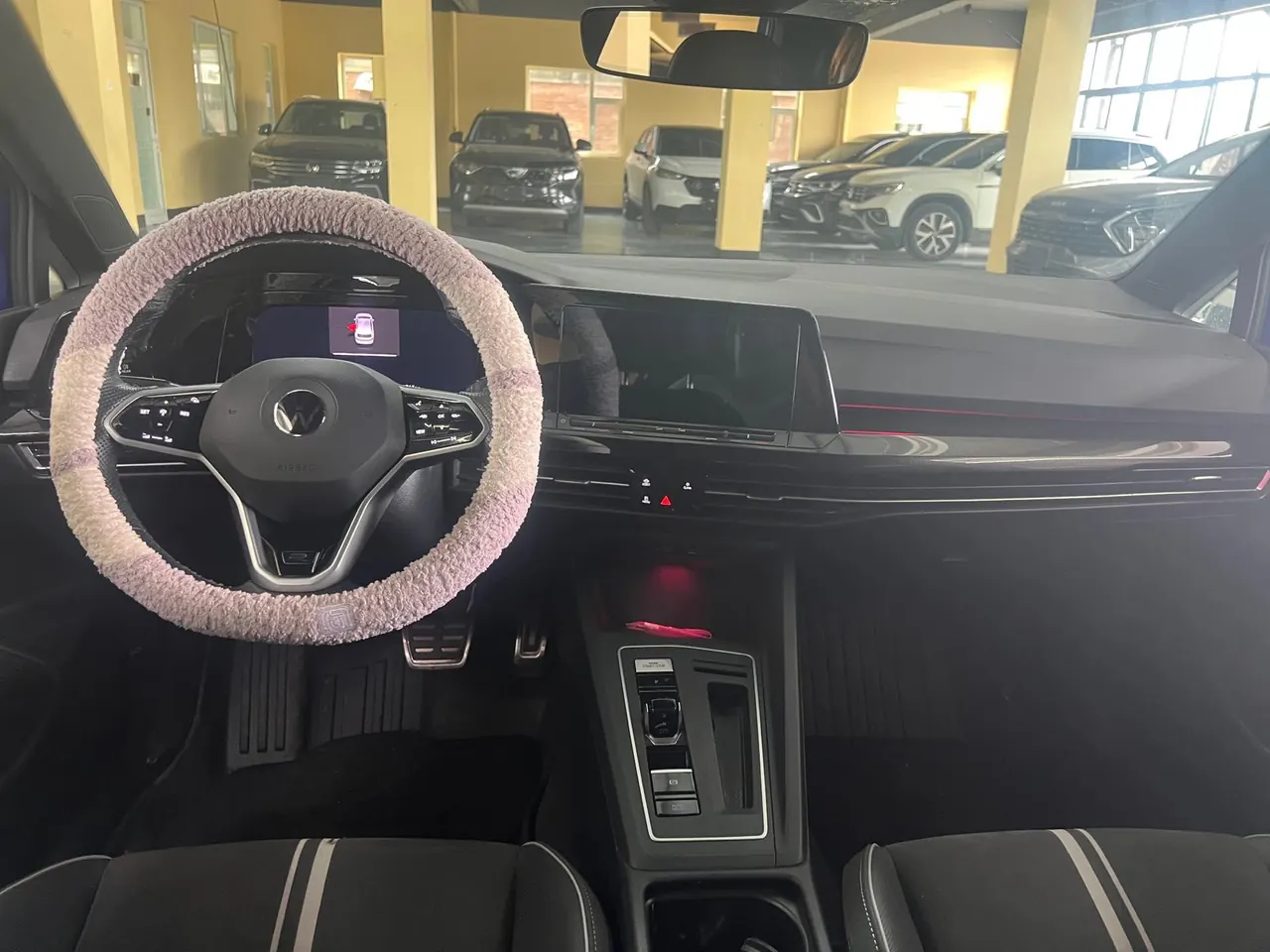 Volkswagen 2021 Golf 8 R-Line 1.4TSI 280TSI Automatic 10