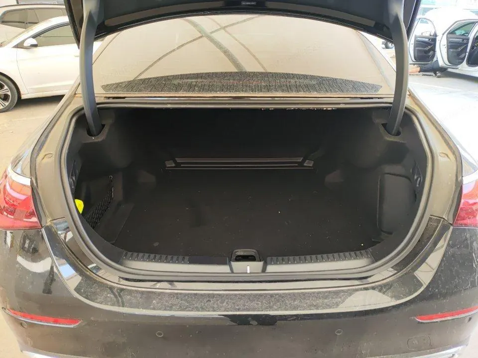 Mercedes Benz E Class 2025 E 300 L 48V 2.0T Luxury Sports (Modified) Automatic Gear 8