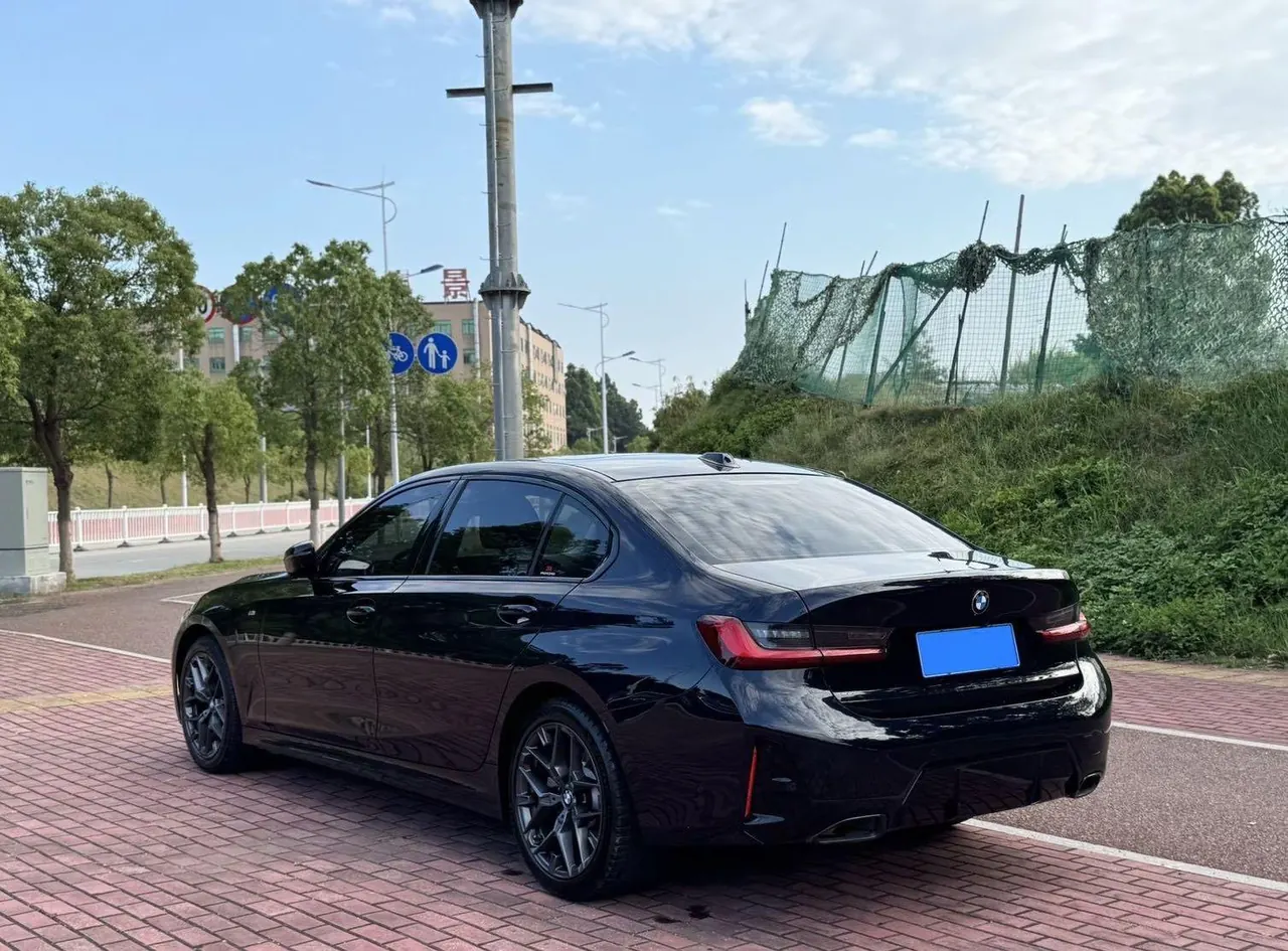 BMW 3 Series 2025 330Li 2.0T M Sports Obsidian Night Suit Automatic Gear 4