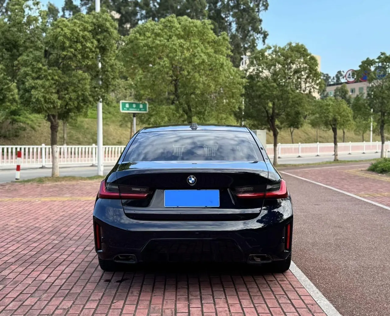 BMW 3 Series 2025 330Li 2.0T M Sports Obsidian Night Suit Automatic Gear 5