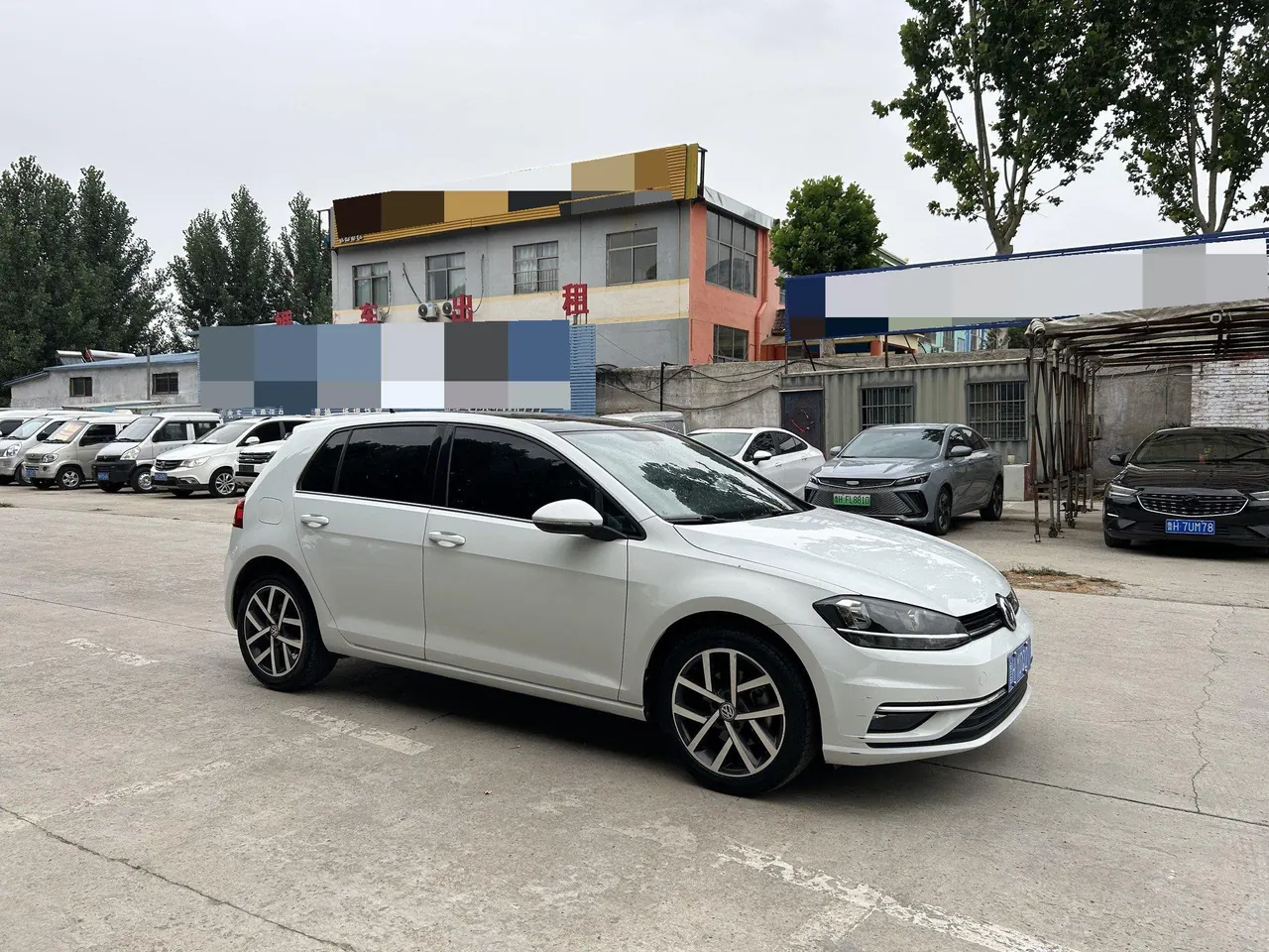Volkswagen 2020 Golf 7 1.2TSI 200TSI Beloved Edition Comfortable Automatic 3