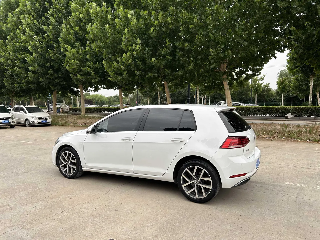 Volkswagen 2020 Golf 7 1.2TSI 200TSI Beloved Edition Comfortable Automatic 6