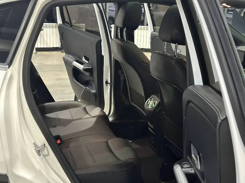 Mercedes Benz 2022 GLA 180 1.3T (modified) automatic gear 18