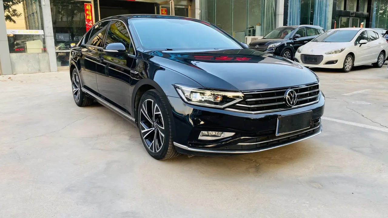 Volkswagen 2020 Magotan 2.0TSI 330TSI luxury automatic transmission 3