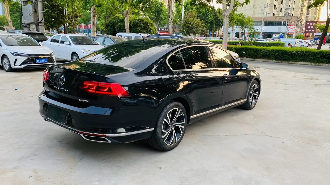 Volkswagen 2020 Magotan 2.0TSI 330TSI luxury automatic transmission 9