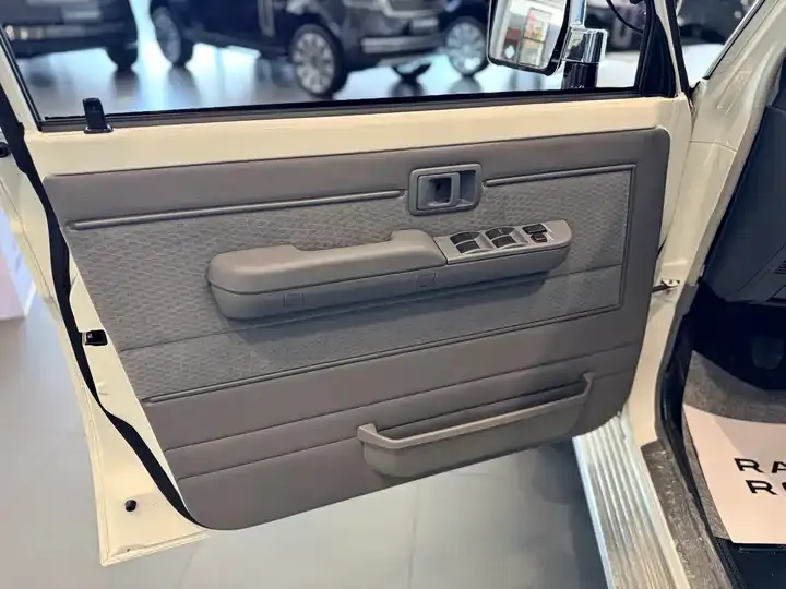 Land Cruiser (Imported) LC76 2023 4.0L Four-wheel Drive 5-seat Manual 5