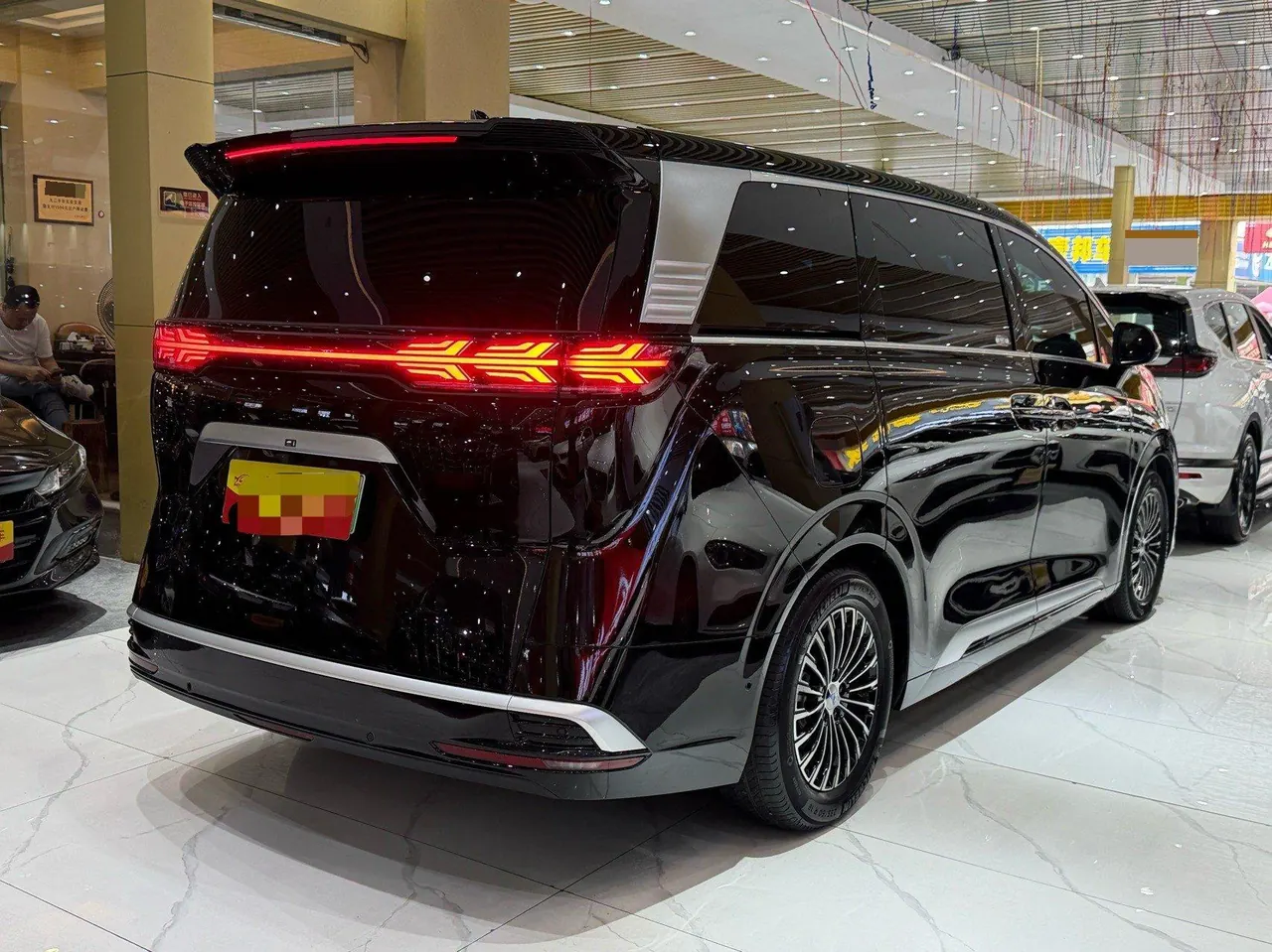 Denza 2024 Denza D9 DM-i 1.5T stepless 980 four-wheel drive flagship automatic gear 4