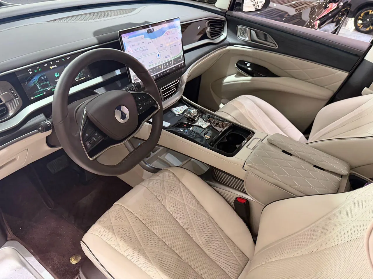 Denza 2024 Denza D9 DM-i 1.5T stepless 980 four-wheel drive flagship automatic gear 6