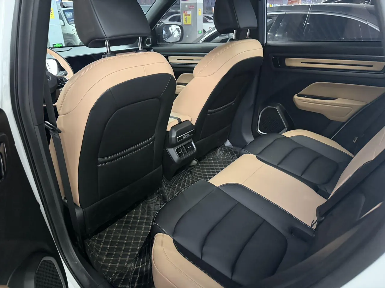 Geely 2023 icon 1.5TD chocolate alcohol version of automatic gear 2