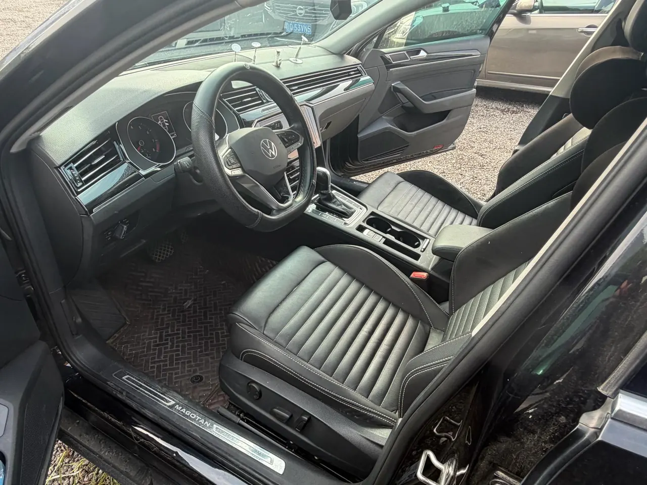 Volkswagen 2020 Magotan 2.0TSI 330TSI luxury automatic transmission 3