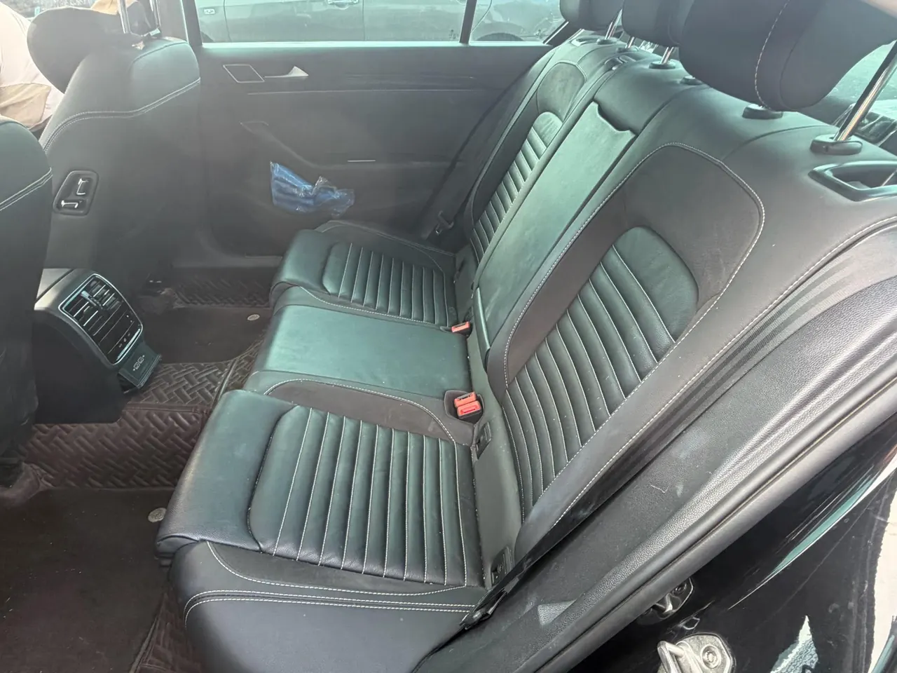 Volkswagen 2020 Magotan 2.0TSI 330TSI luxury automatic transmission 5
