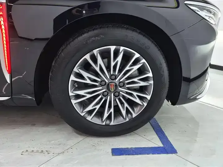 HongQi H5 2023 2.0T Auto Zhilian Flag Edition 6