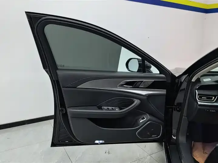 HongQi H5 2023 2.0T Auto Zhilian Flag Edition 7
