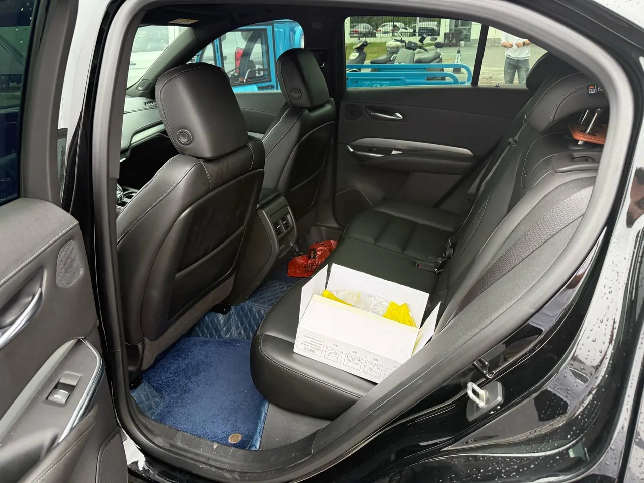 Cadillac 2021 XT4 2.0T 28T Two-Drive Leading Automatic Gear 3