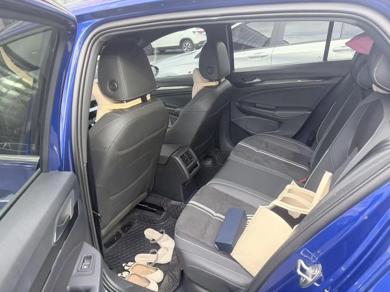 Volkswagen 2021 Golf 8 R-Line 1.4TSI 280TSI Automatic 8