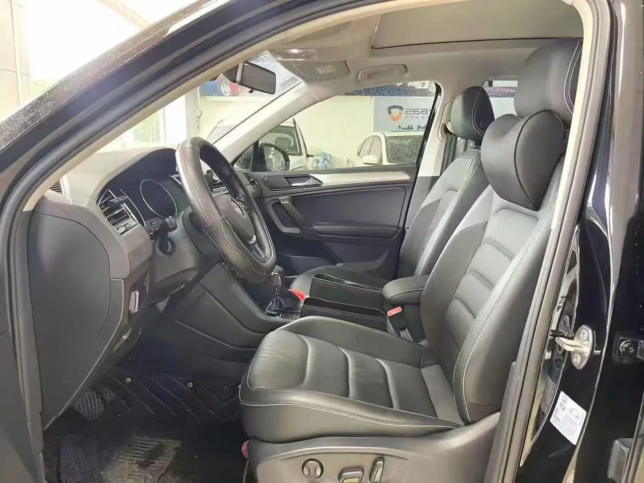Volkswagen 2020 Tiguan L 2.0TSI 330TSI Two-Drive Panoramic Comfort Edition Automatic Gear 3