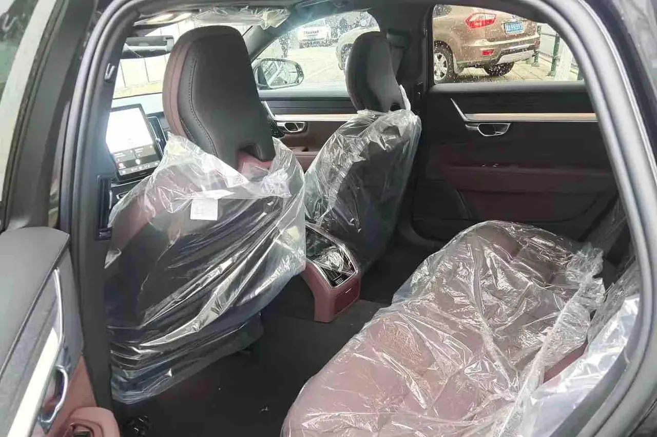 Volvo 2026 S90 48V 2.0T B5 Zhiyuan Deluxe Edition Automatic Gear 2