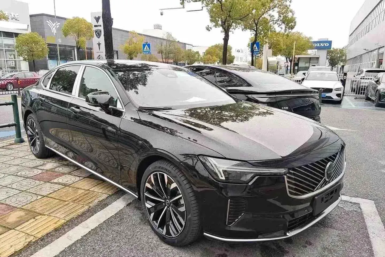 Volvo 2026 S90 48V 2.0T B5 Zhiyuan Deluxe Edition Automatic Gear 4