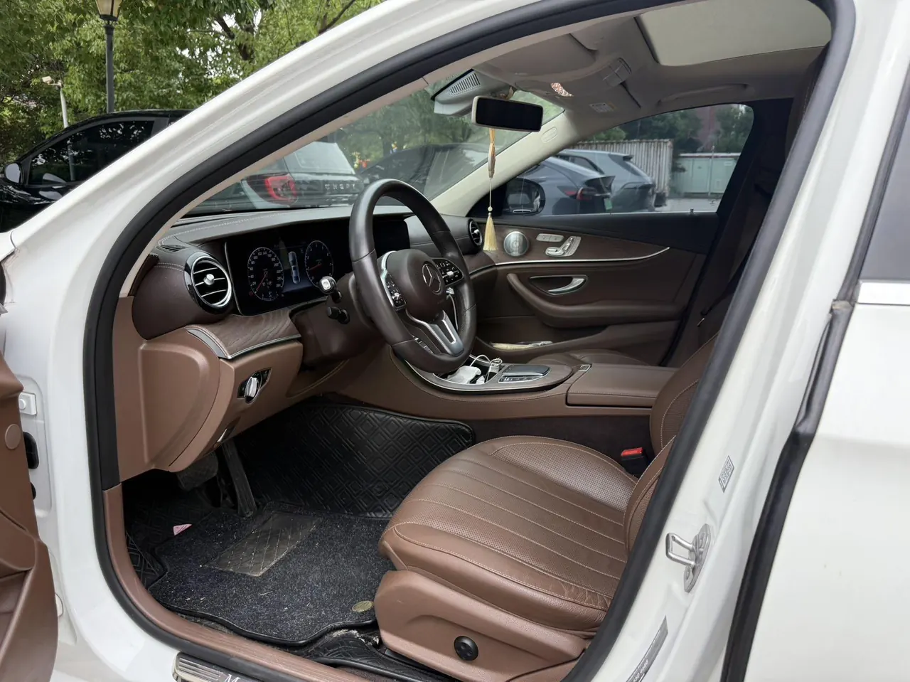 Mercedes Benz E Class 2020 E 300 L 2.0T Luxury Automatic Gear 2