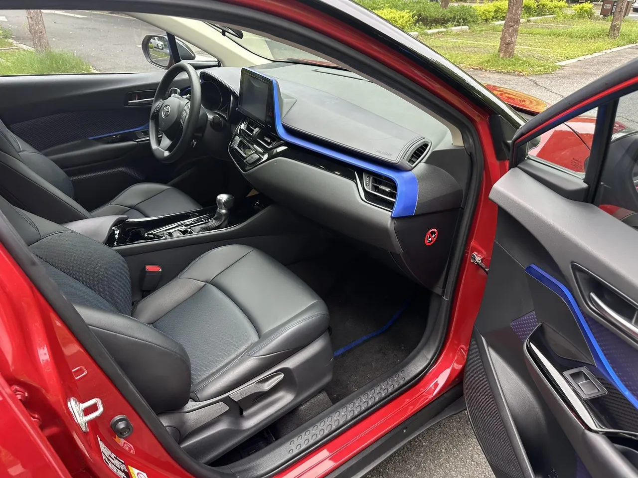 Toyota 2020 C- HR 2.0 stepless leading version of automatic gear 10