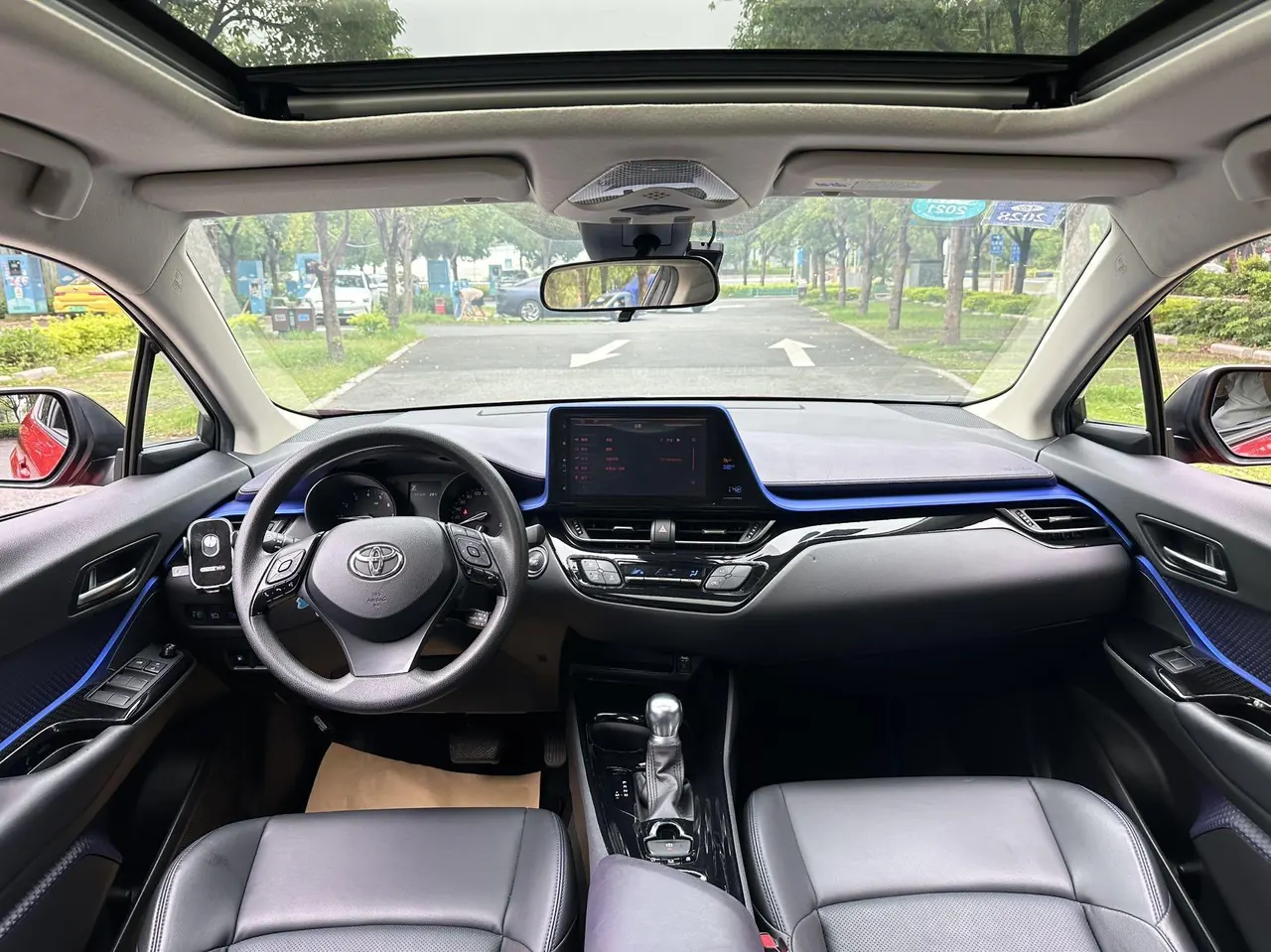 Toyota 2020 C- HR 2.0 stepless leading version of automatic gear 3