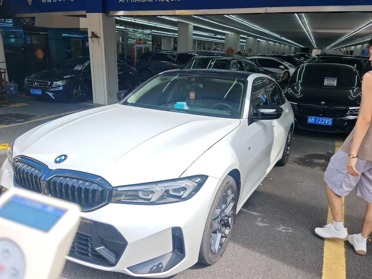 BMW 3 Series 2024 330Li 2.0T M Sports Obsidian Night Suit Automatic Gear - View 1