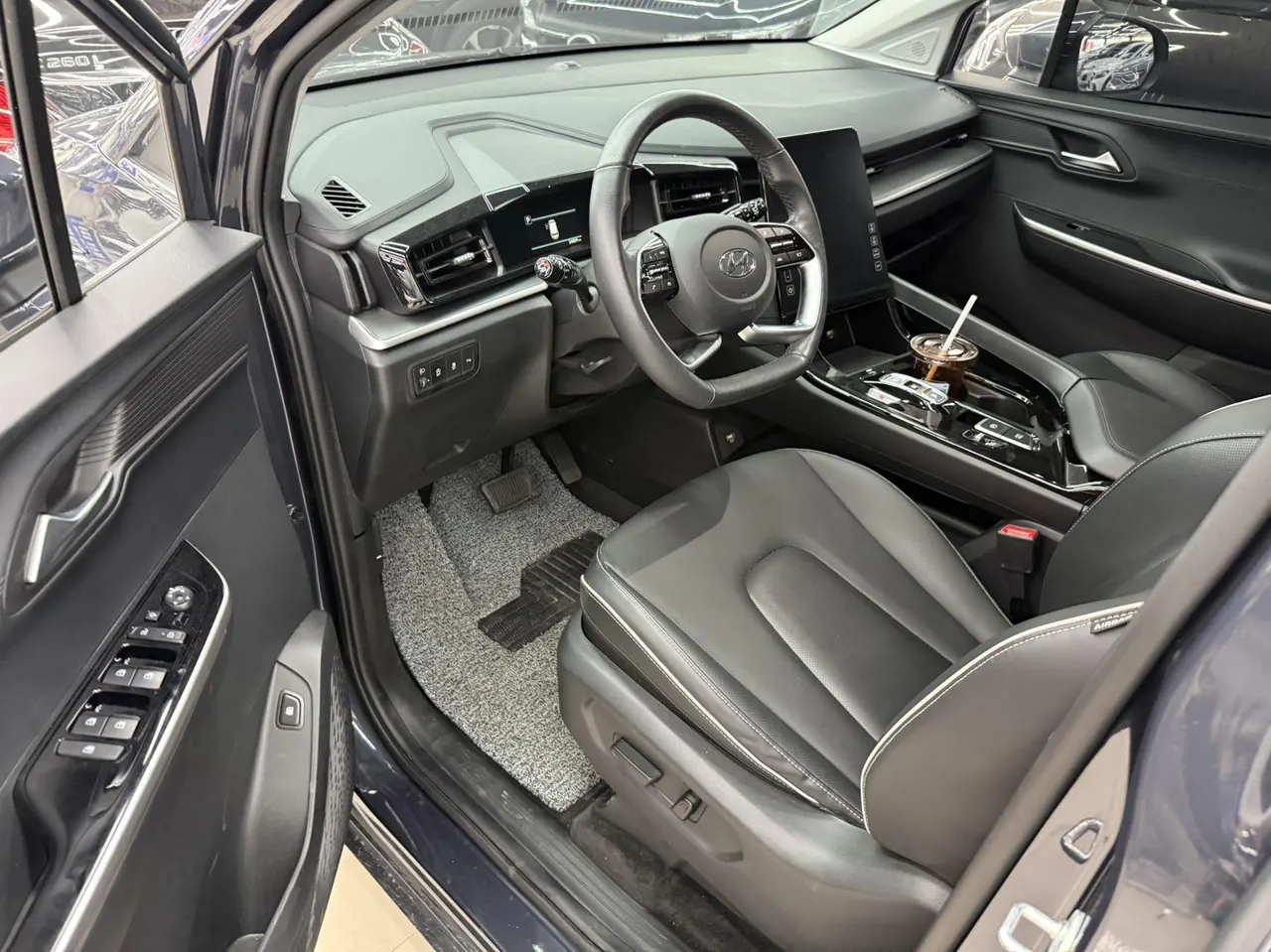 Hyundai 2024 Kusto 1.5TGDi 270TGDi LUX Premium Edition Automatic Gear 3