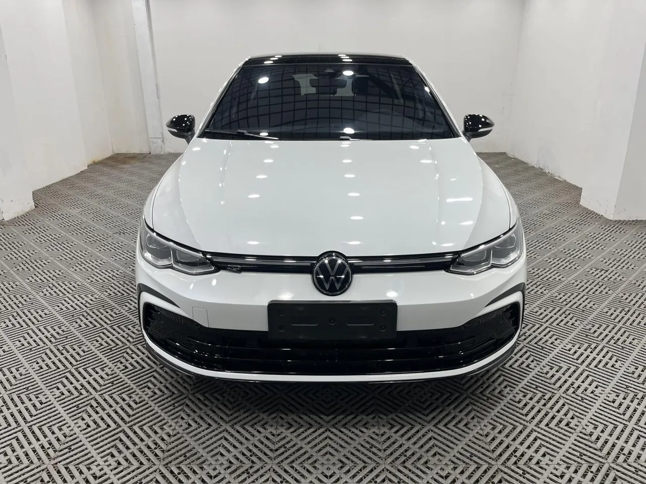 Volkswagen 2021 Golf 8 R-Line 1.4TSI 280TSI Automatic 3