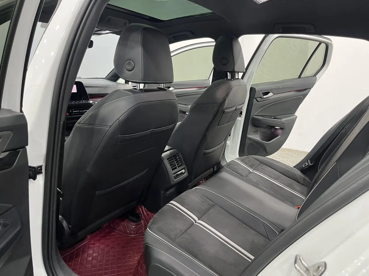 Volkswagen 2021 Golf 8 R-Line 1.4TSI 280TSI Automatic 6