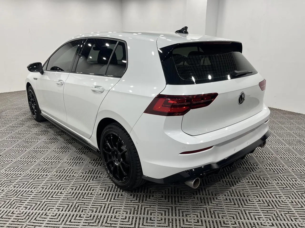 Volkswagen 2021 Golf 8 R-Line 1.4TSI 280TSI Automatic 7