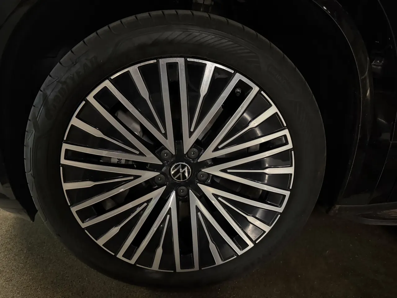 Volkswagen 2026 ID.ERA 9X Max 4-wheel drive automatic gear 7