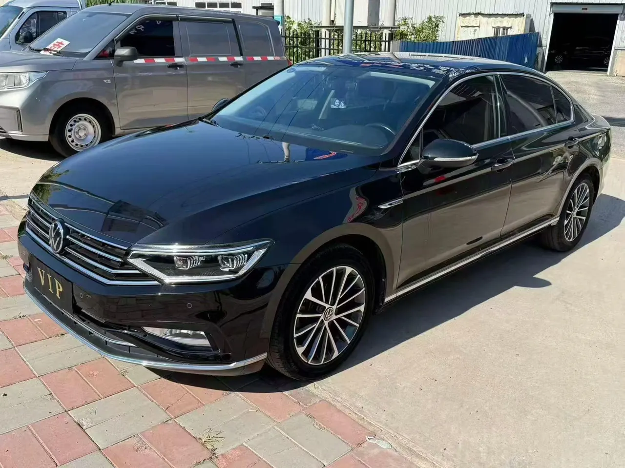 Volkswagen 2020 Magotan 2.0TSI 330TSI luxury automatic transmission - View 1