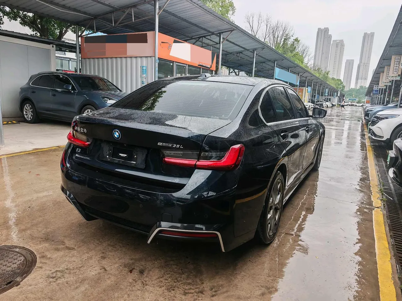 BMW 2022 i3 eDrive 35L automatic gear 5