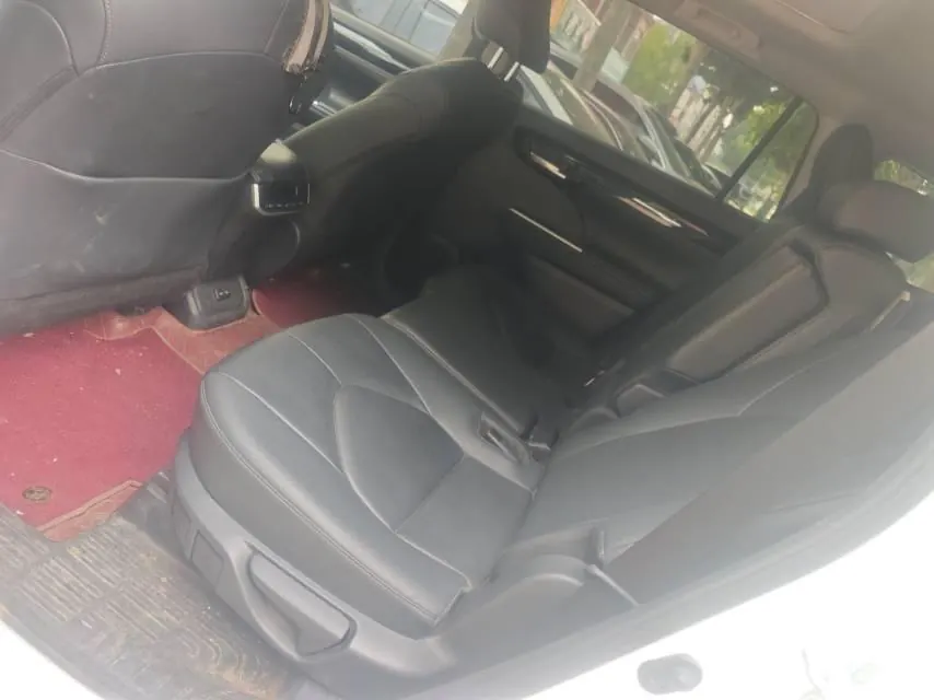 Toyota 2022 Highlander 2.0T 380T 4-wheel drive premium version 7-seat automatic gear 3