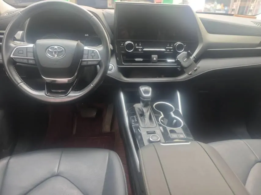 Toyota 2022 Highlander 2.0T 380T 4-wheel drive premium version 7-seat automatic gear 4