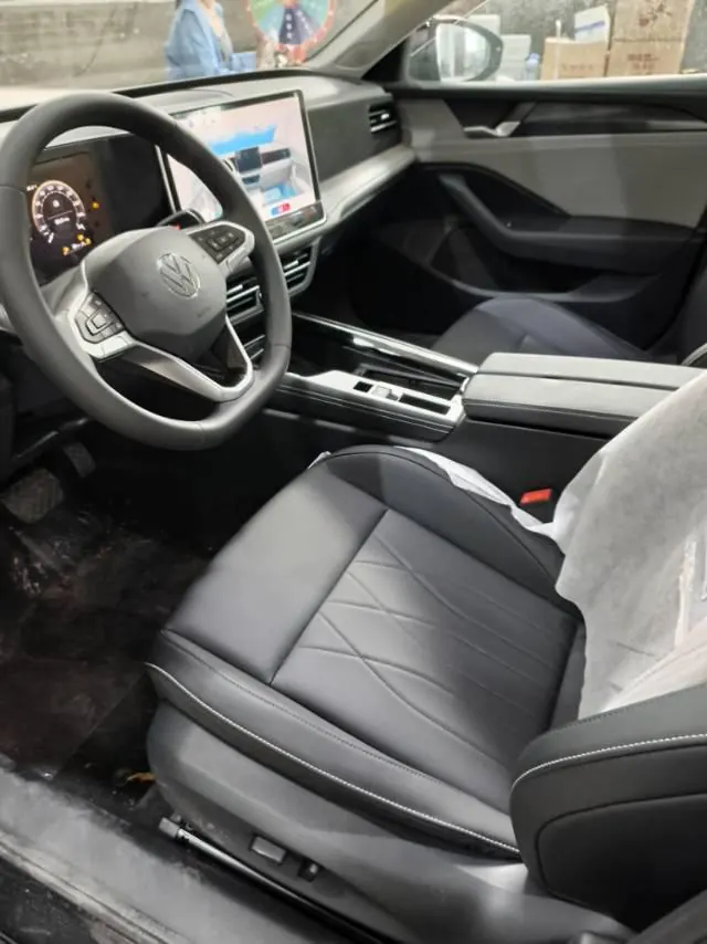 Volkswagen 2026 Magotan 1.5TSI 300TSI Premium Edition Automatic Gear 2