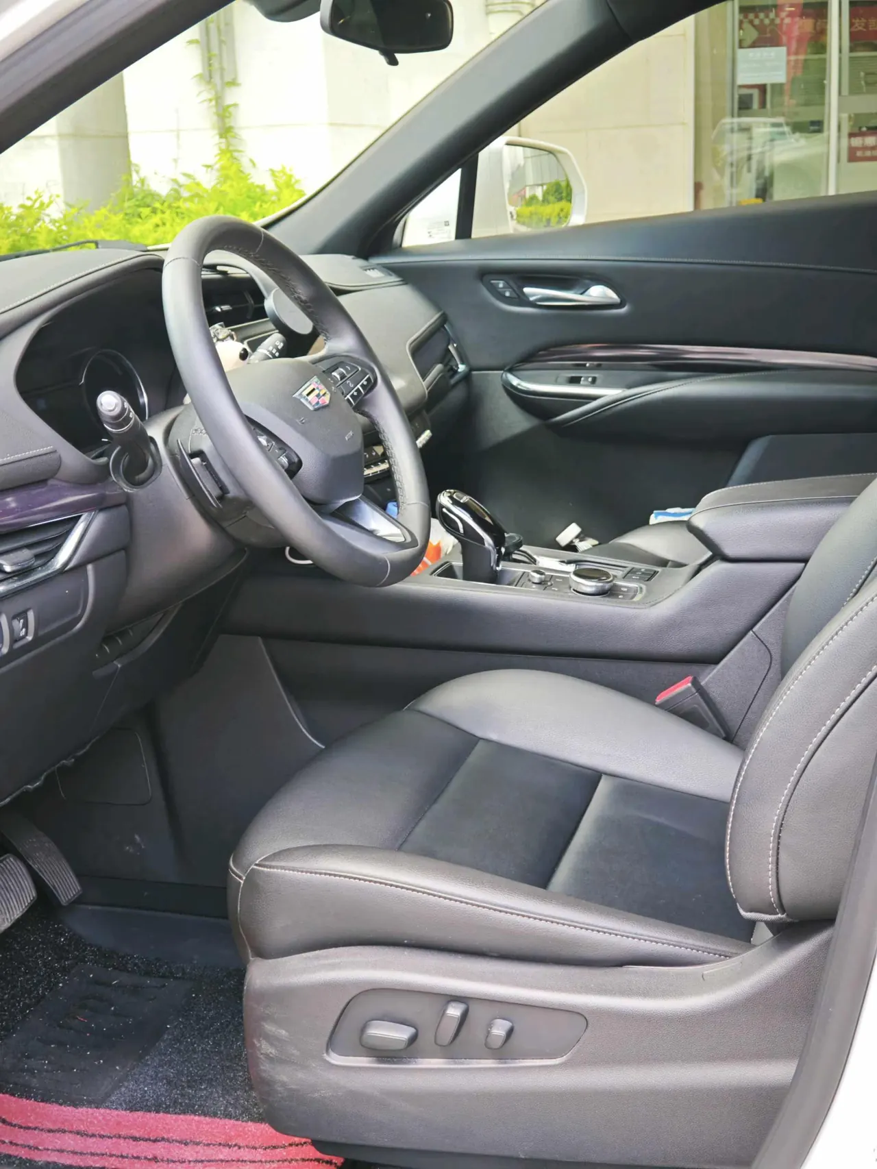 Cadillac 2022 XT4 48V 2.0T 28T Two-Drive Fashion Automatic Gear 4