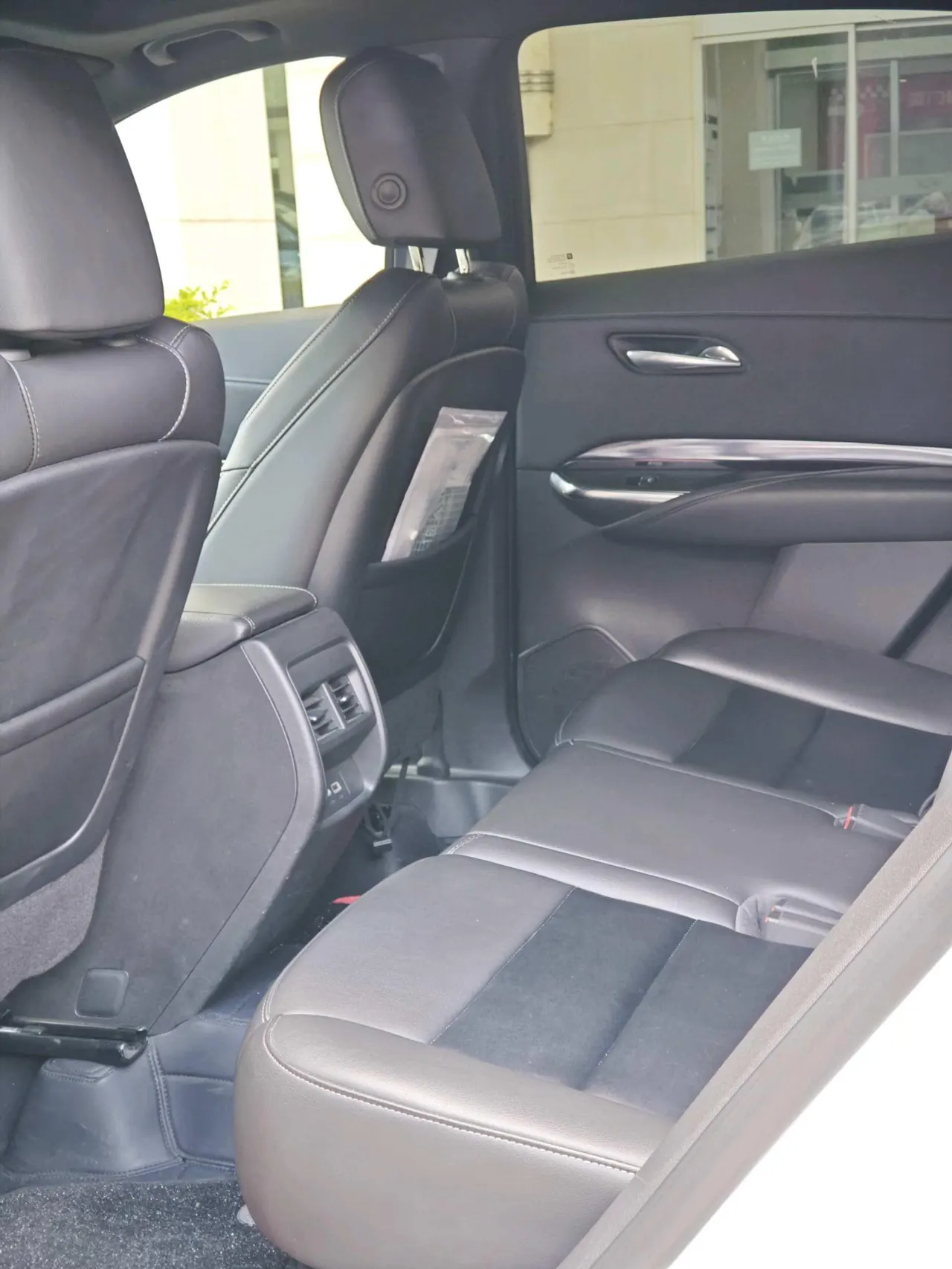 Cadillac 2022 XT4 48V 2.0T 28T Two-Drive Fashion Automatic Gear 5
