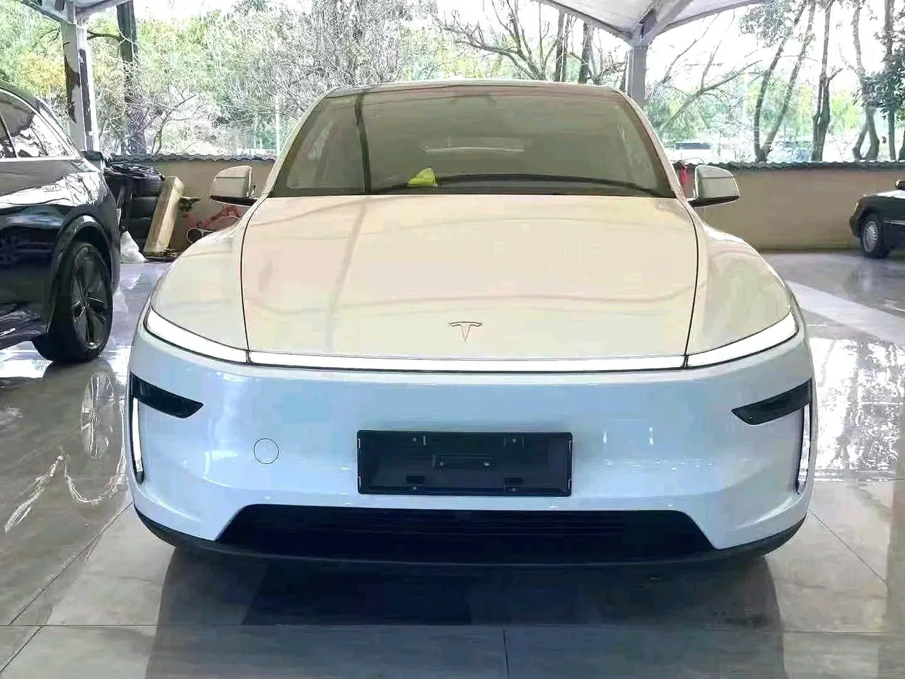 Tesla 2026 Model Y Rear-Wheel-Drive Automatic 3