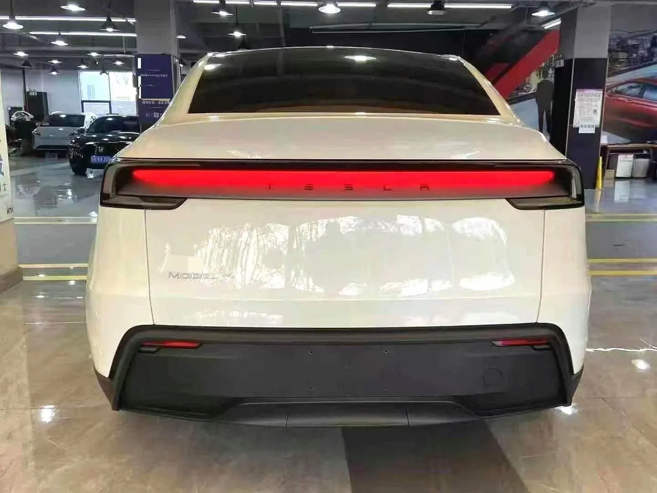 Tesla 2026 Model Y Rear-Wheel-Drive Automatic 8