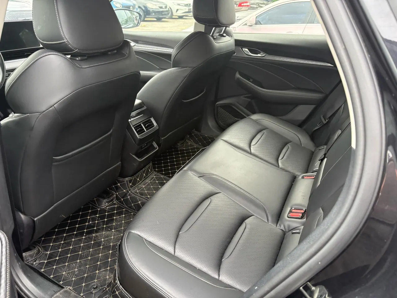 Geely 2020 xingrui 2.0T distinguished automatic gear 3