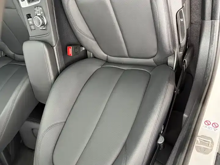 BMW 1 Series 2022 120i M Sports Edition 10