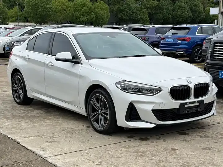 BMW 1 Series 2022 120i M Sports Edition 3