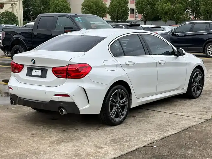 BMW 1 Series 2022 120i M Sports Edition 5
