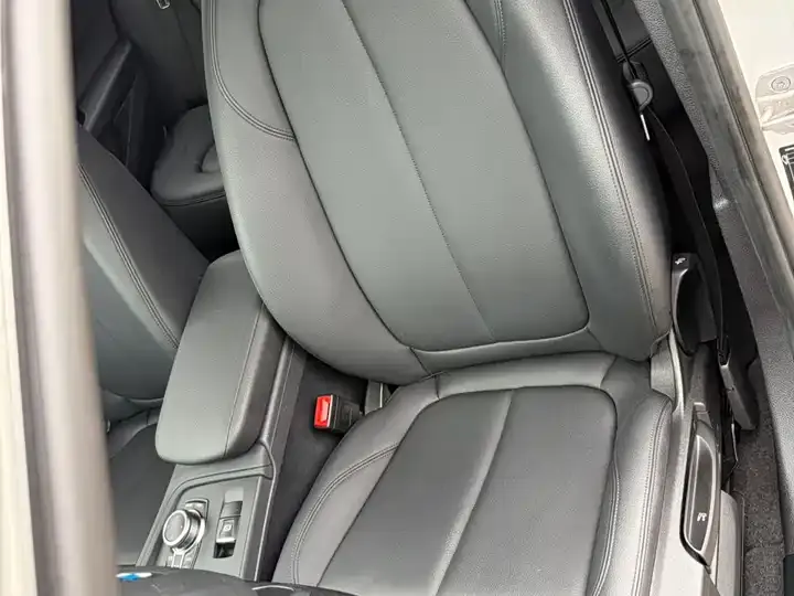 BMW 1 Series 2022 120i M Sports Edition 7